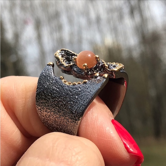 NOT FOR SALE Ring Split on Top with CZ Stone - Size 8 - Picture 4 of 9